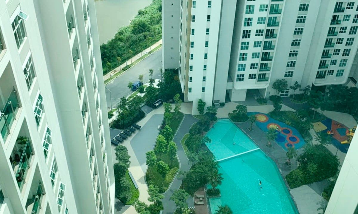 Hồ Bơi Vô Cực & Sàn Tắm Nắng Resort